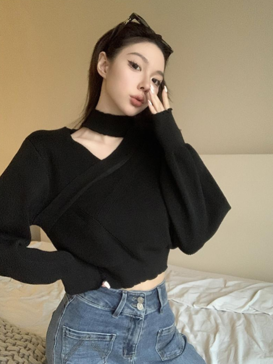 Low Neck Fashion Sweater